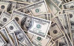В Ружанах бывшая сотрудница банка «одолжила» у знакомых почти 100 тысяч долларов